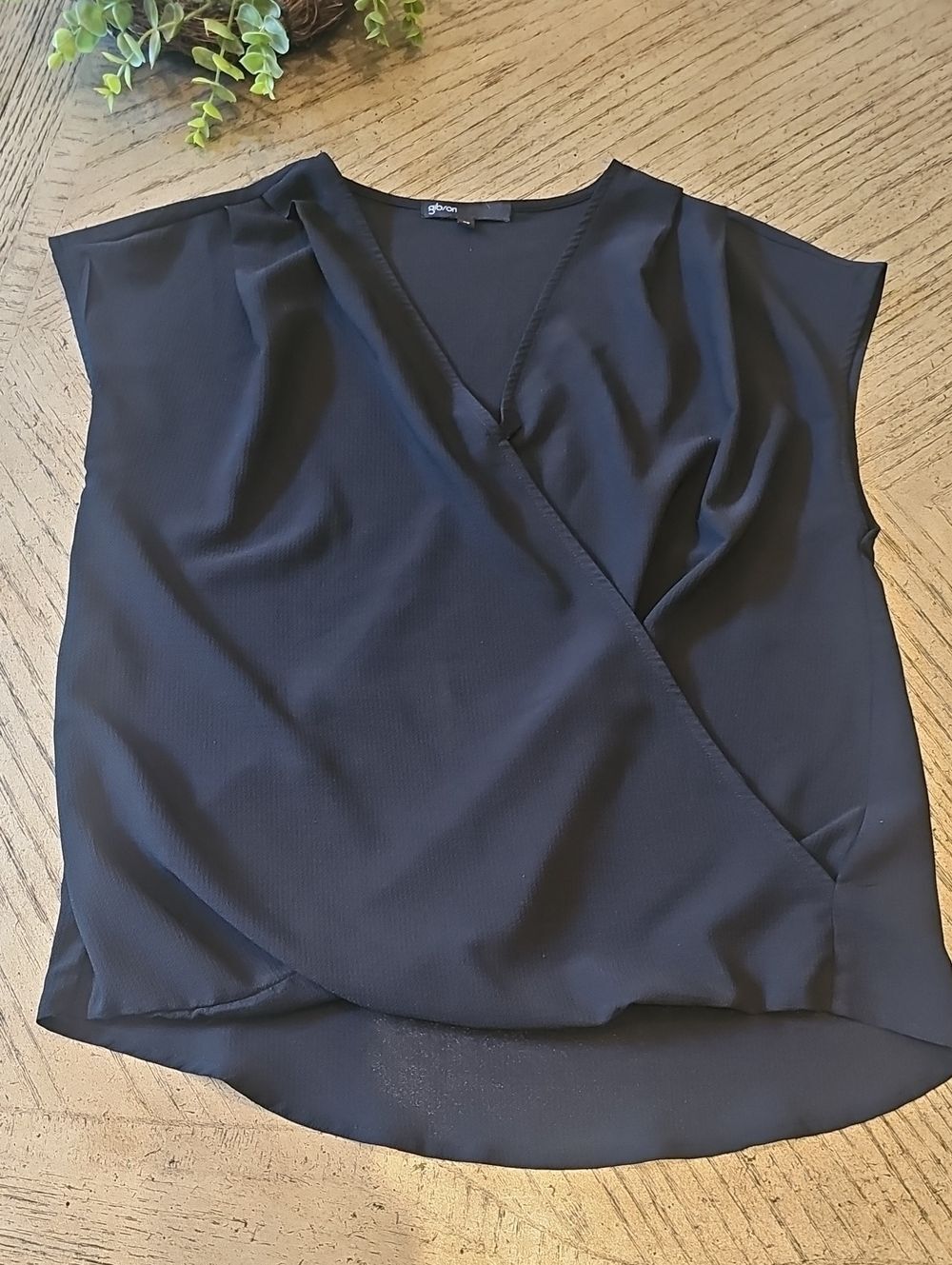 Gibson Black V-Neck Sleeveless Top Size XS